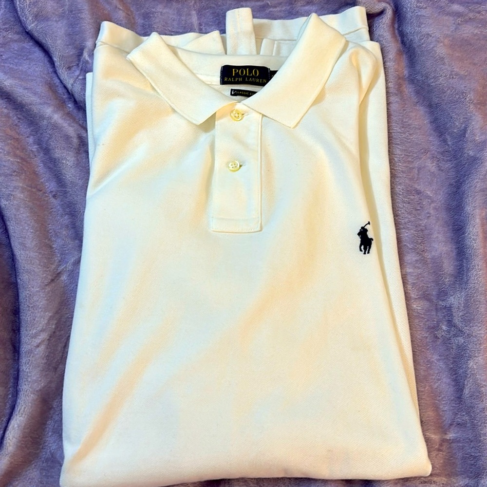 Men’s white polo shirt in excellent condition